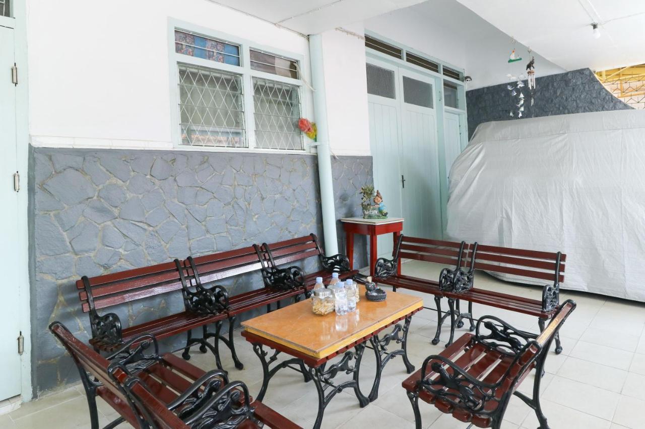 Emy'S Guesthouse Jenggrik Esterno foto